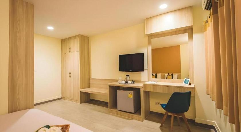 New Suanmali hotel Bangkok Bagian luar foto
