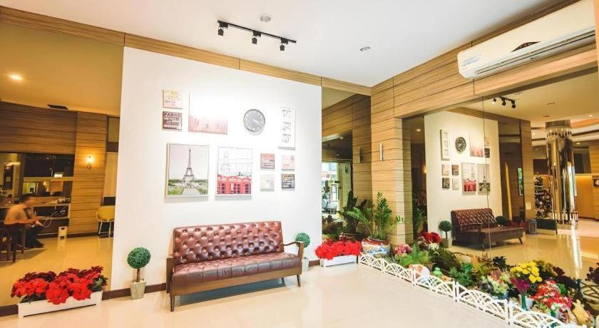 New Suanmali hotel Bangkok Bagian luar foto